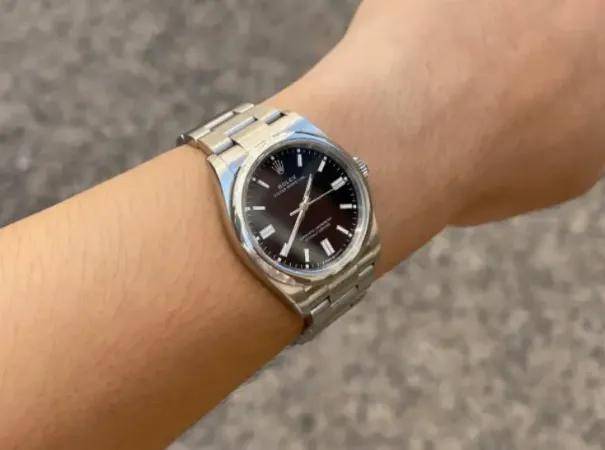 门槛”款式奢华不必倾家荡产！机械表大师：十大名表的“最低(图9)